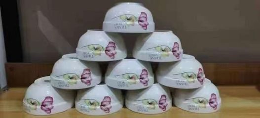 精品陶瓷餐具與多元銷售模式 地攤經濟的創(chuàng)新之路